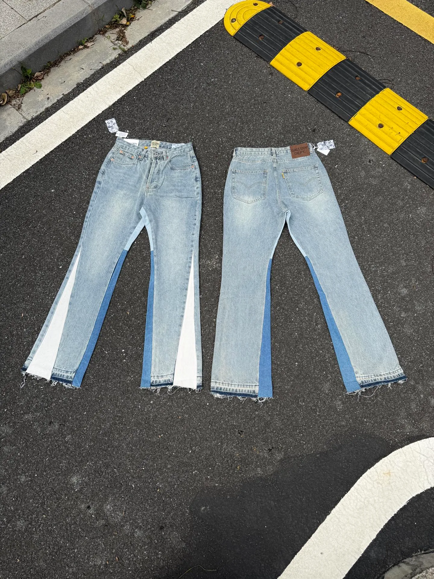 P246💰G11 GALLERY DEPT. Denim bell-bottoms, washed and distressed spliced ​​jeans. GALLERY is attracted by these bell-bottoms. Whether it is a reset of Carhartt or Levis, it creates a strong brand style. Since these pants are modified from rare vintage, the production capacity is limited. Therefore, after many icons wore them, these pants were once hard to find. Later, perhaps due to the improvement of GD's business in the past two years and the expansion of production lines, the brand itself lowered the price, so I can't wait any longer for these pants this year and will definitely buy them. During the process of the denim washing plant, the owner of the washing plant helped introduce a boss who had worked for Levi's foundry and started his own business. This also paved the way for the following styles. Therefore, Levi's remodeled single product for the base plate is really familiar. Whether it is the fabrics supplied or the lathes used in production, there is nothing to choose from. -Color: blue -Size: S-XXL (corresponding to 28-36)